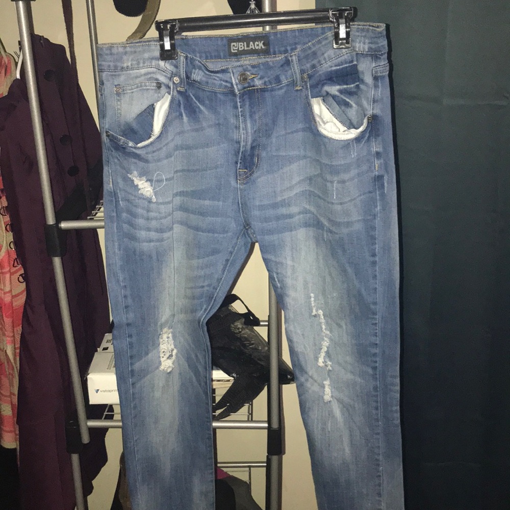 3 pair of Men’s skinny jeans.👖